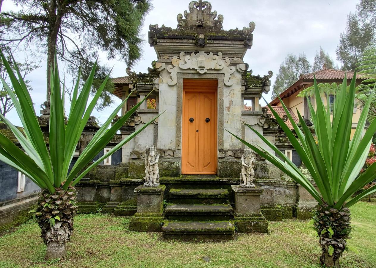 Balinese Villa In Berastagi Extérieur photo
