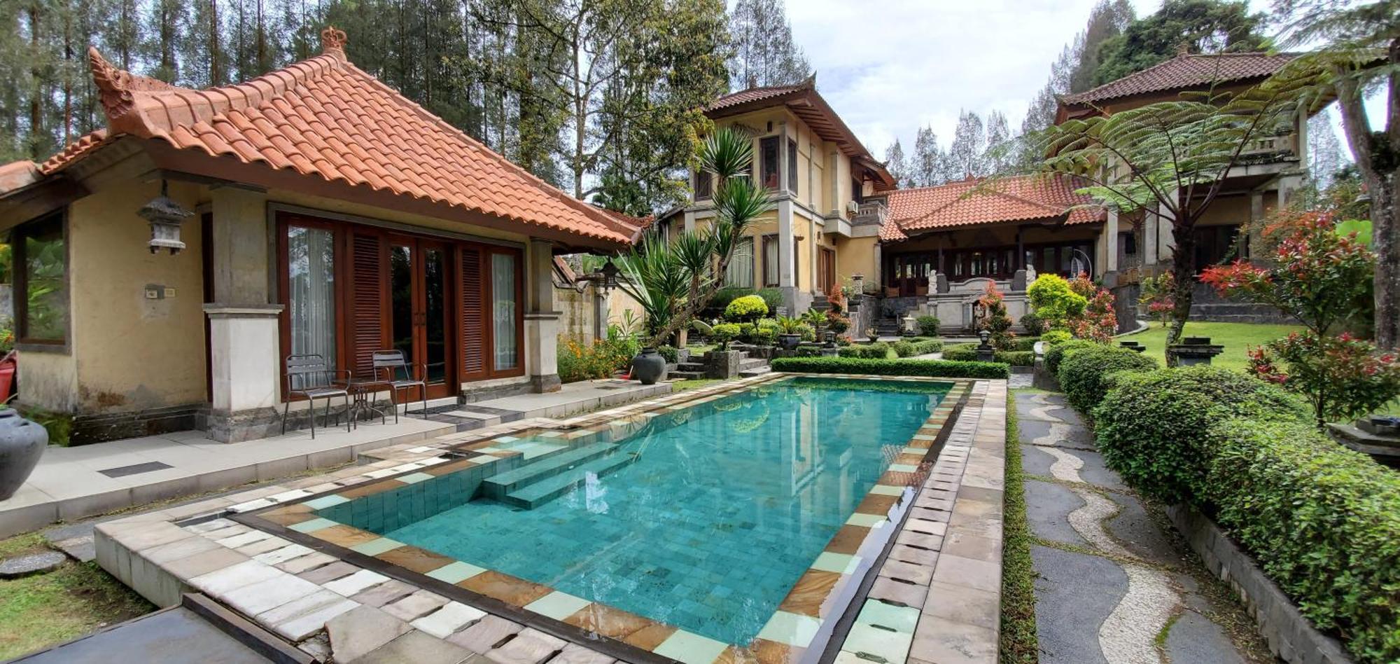 Balinese Villa In Berastagi Extérieur photo