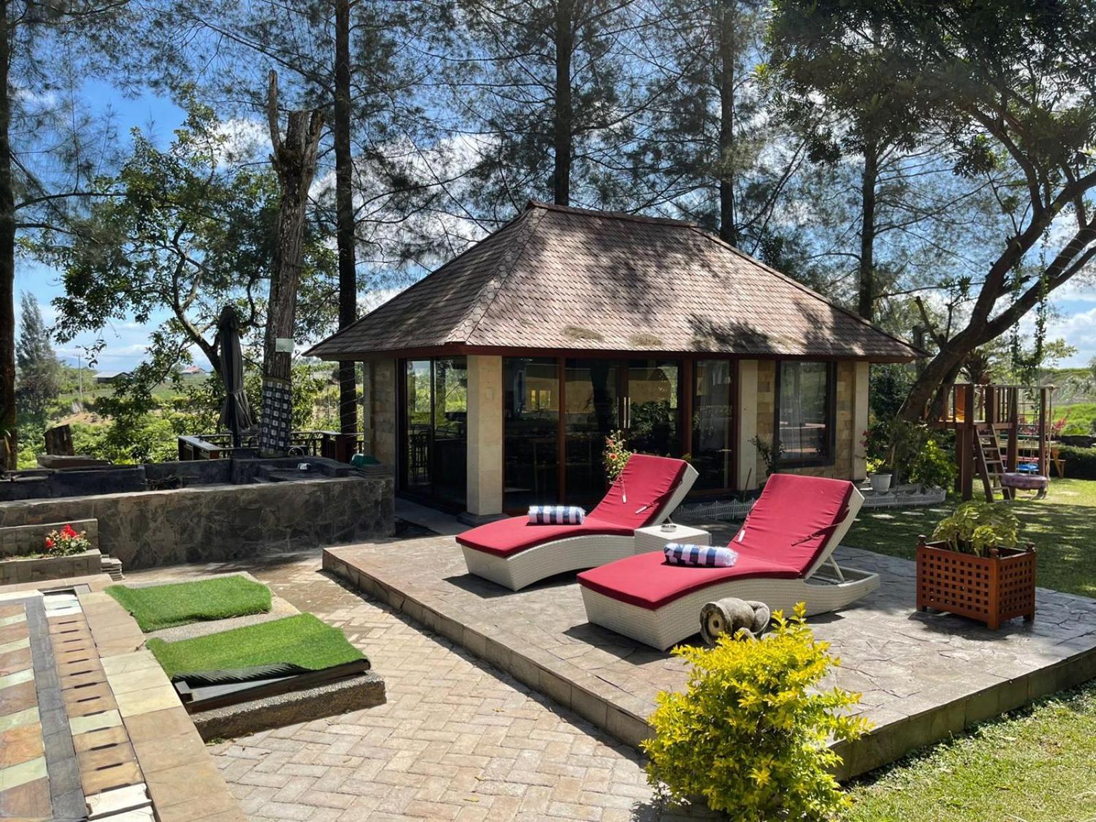 Balinese Villa In Berastagi Extérieur photo