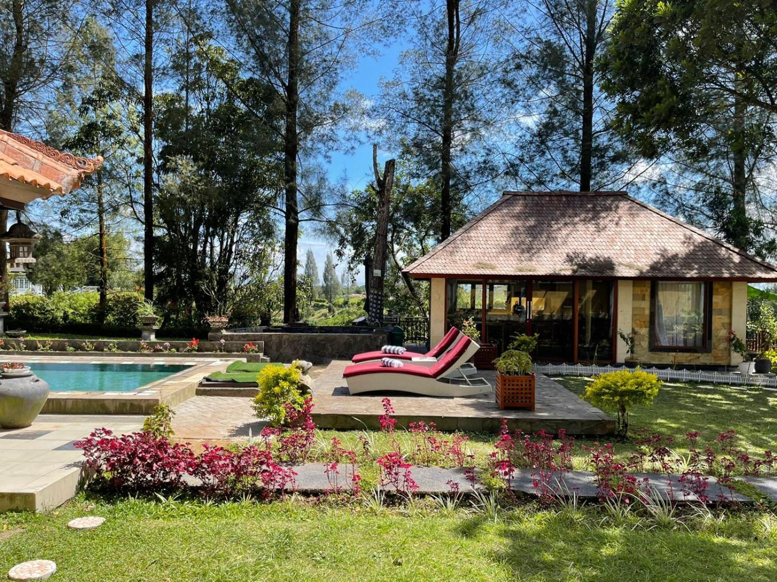 Balinese Villa In Berastagi Extérieur photo